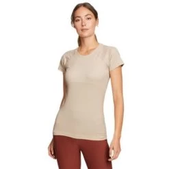 Eddie Bauer Women's Resolution Seamless Short-Sleeve Crew T-Shirt -Eddie Bauer Shop https3A2F2Feddiebauer.scene7 .com2Fis2Fimage2FEddieBauer2FD0313808 692C1 640x